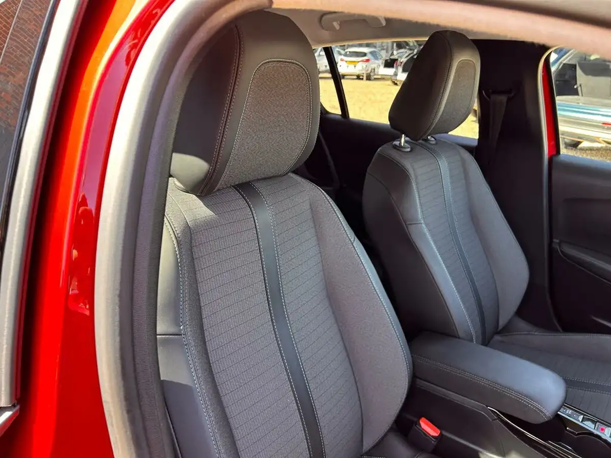 2021-peugeot-208-12-puretech-allure-premium-100bhp-big-23