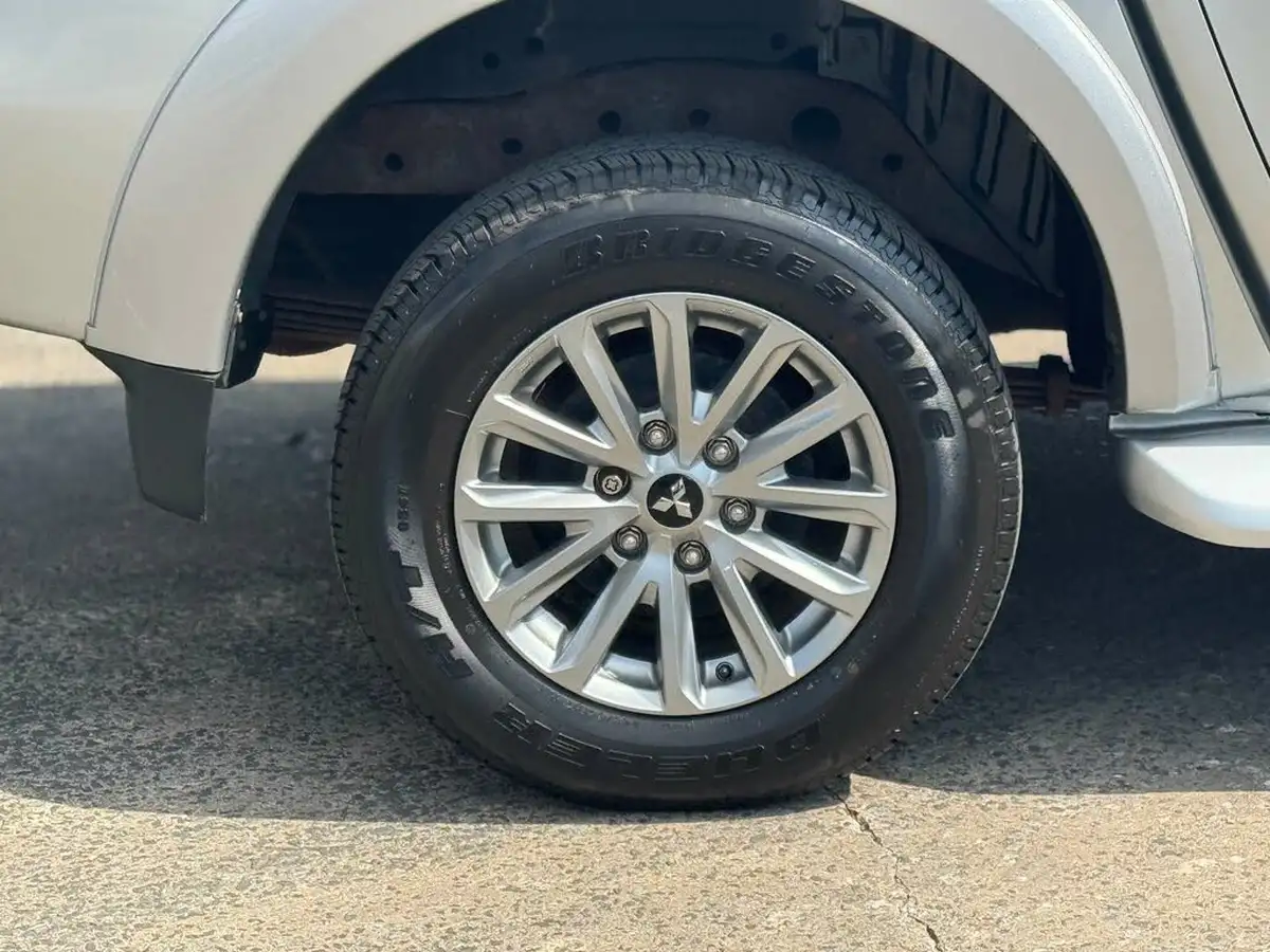 2017-mitsubishi-l200-24di-d-barbarian-178bhp-eu6-big-35