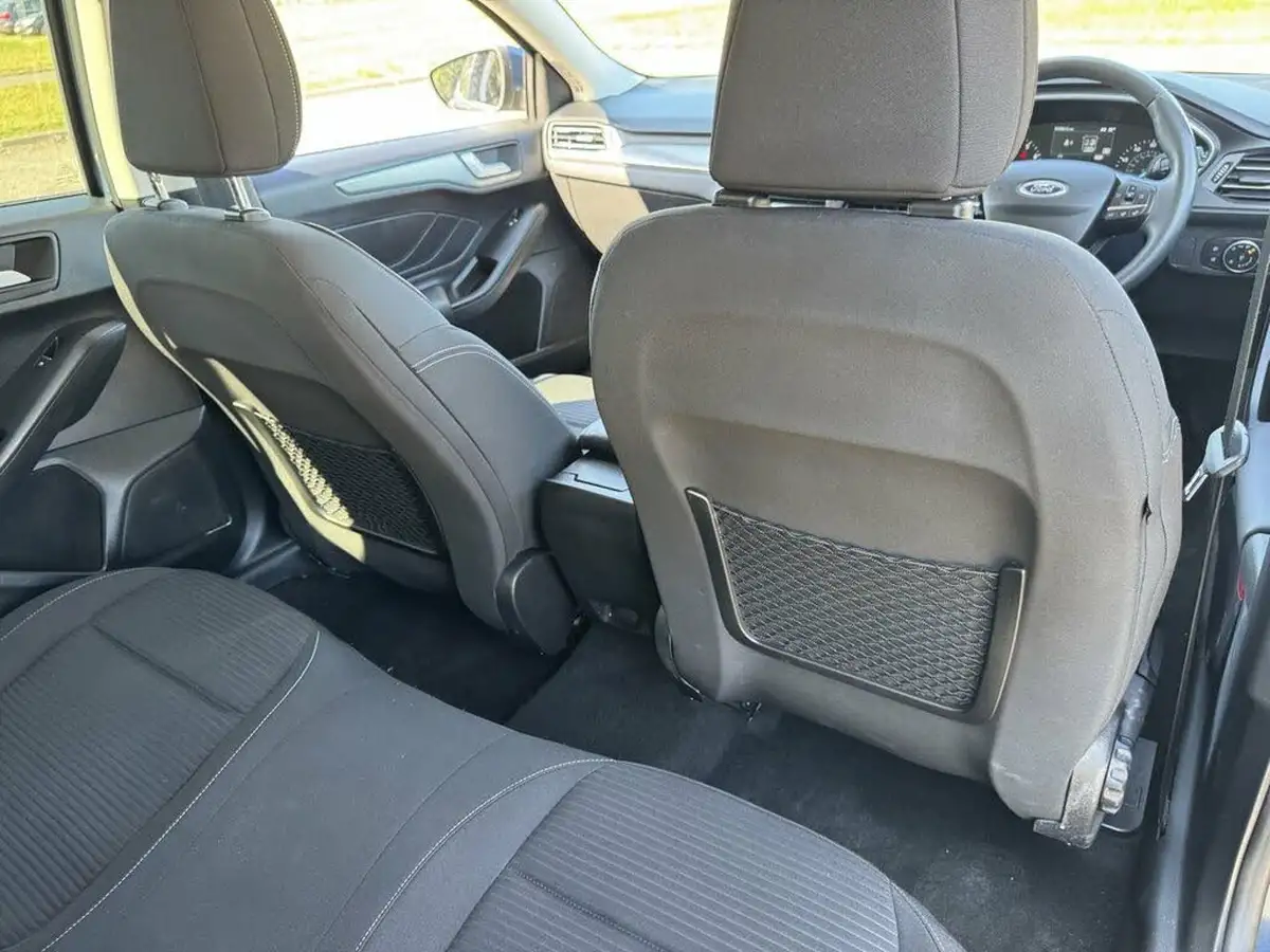 2020-ford-focus-10t-titanium-hatchback-auto-big-15