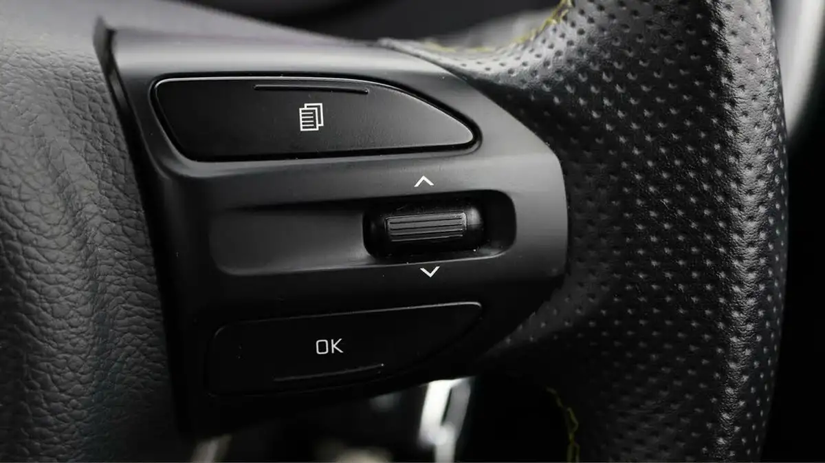 2022-kia-picanto-10-x-line-auto-seq-big-23