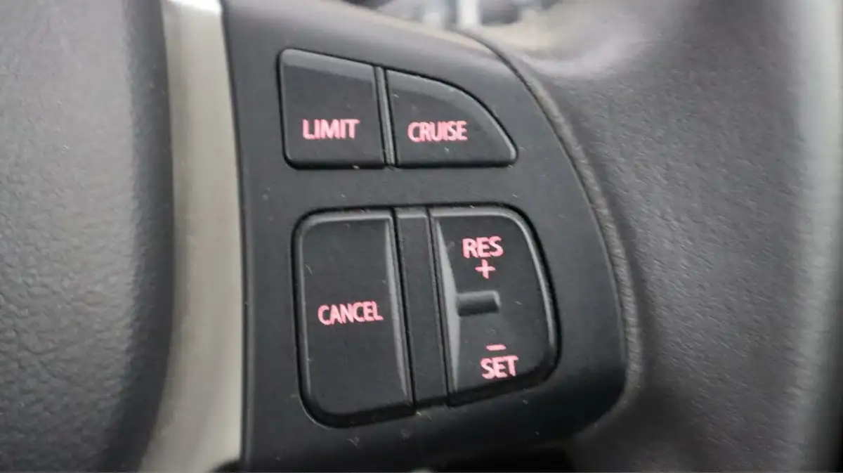 2020-suzuki-vitara-14-boosterjet-sz-t-140ps-auto-big-25