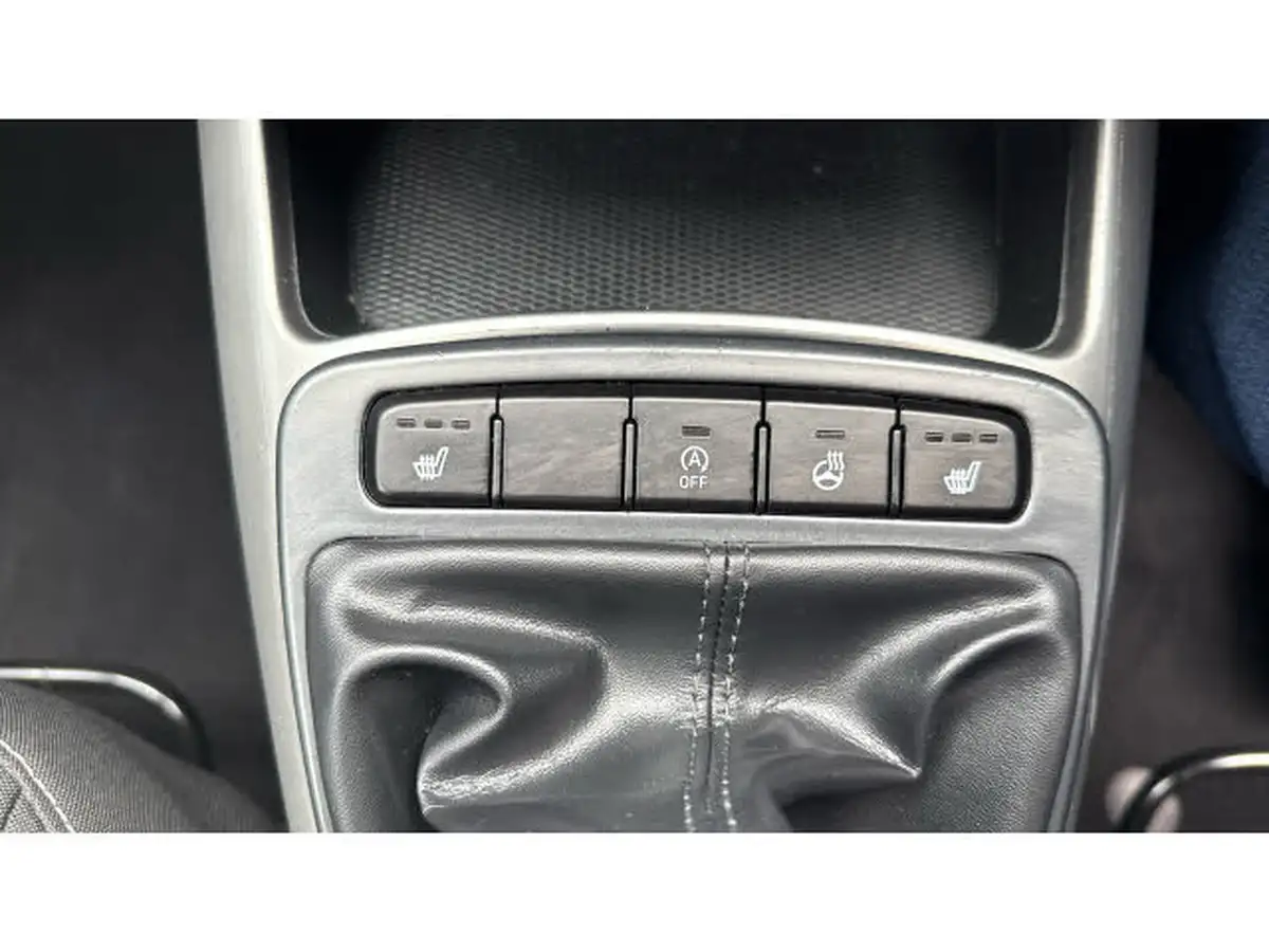 2021-hyundai-i10-10-premium-big-25