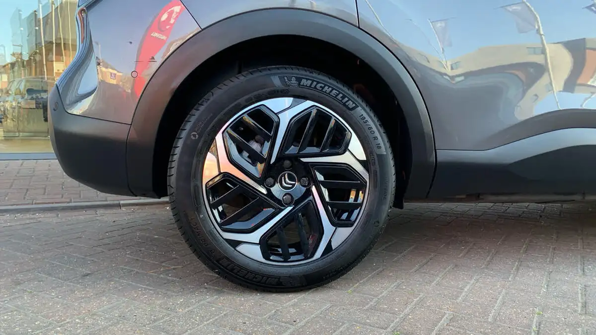 2021-citroen-c4-12-puretech-shine-plus-155ps-big-15
