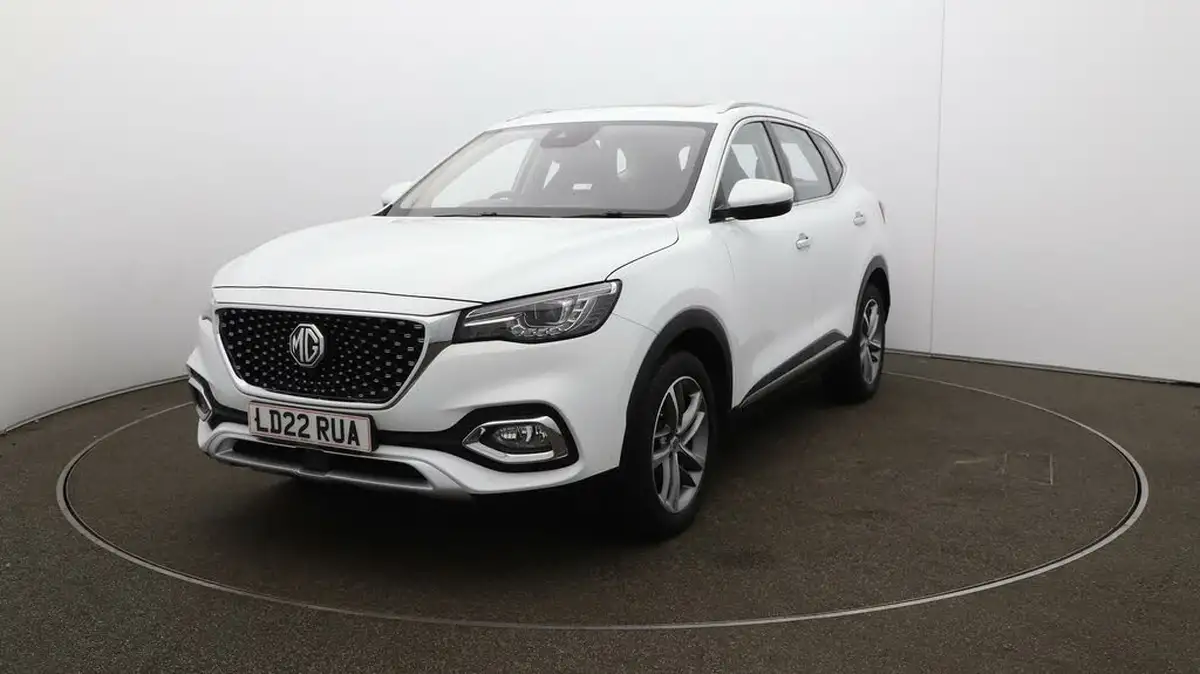 2022-mg-hs-15t-gdi-exclusive-162ps-big-37