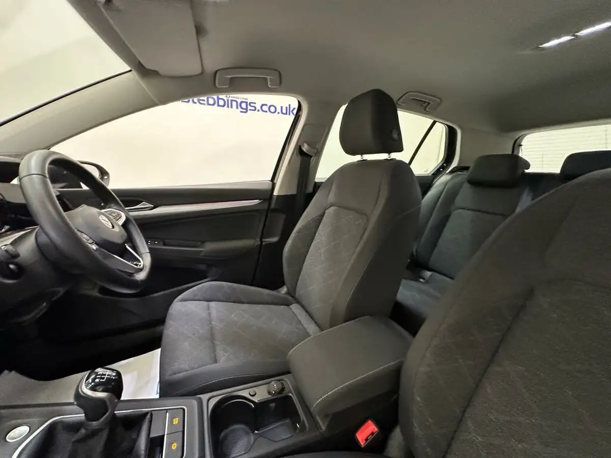 2020-volkswagen-golf-20tdi-life-hatchback-big-28