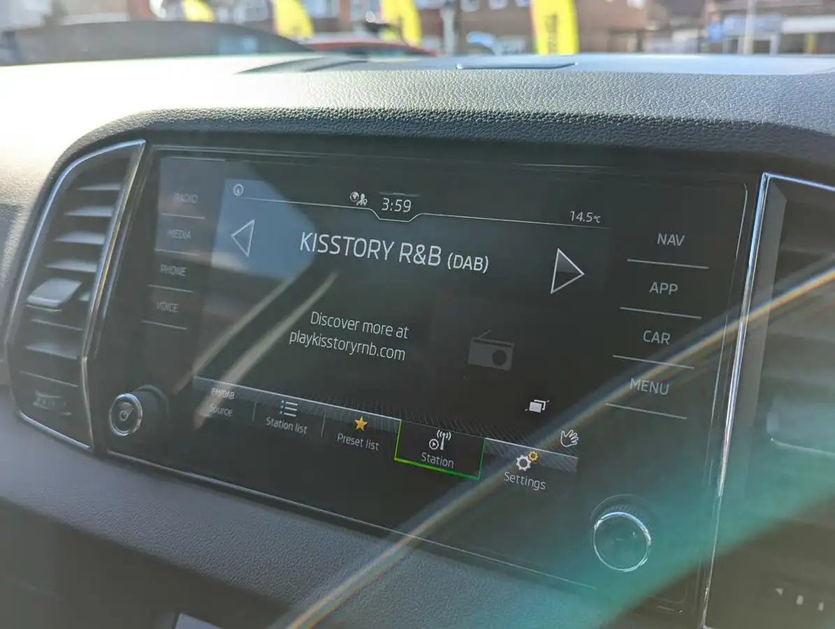 2022-skoda-karoq-15-tsi-se-l-big-21