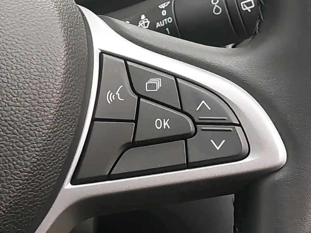 2023-dacia-sandero-stepway-10-tce-essential-90bhp-big-13