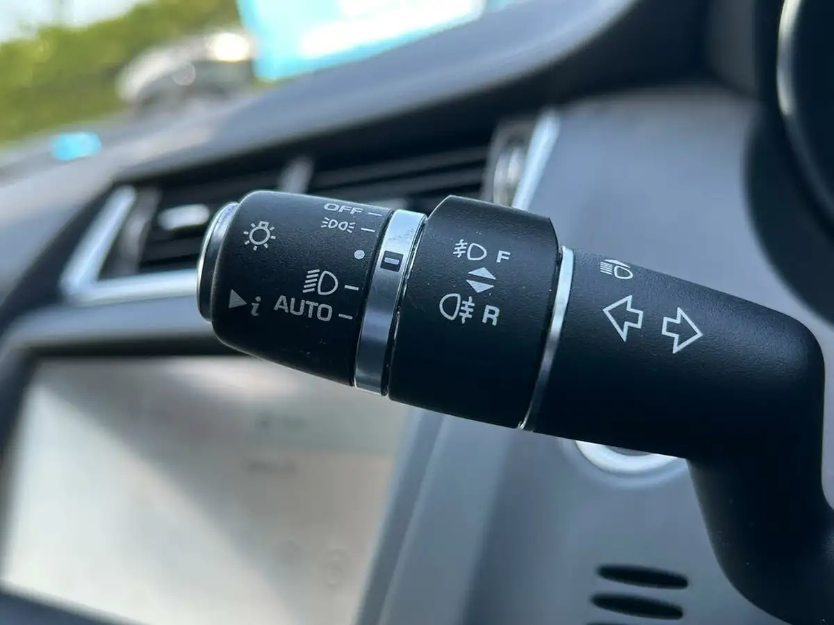 2019-jaguar-e-pace-20-i4-r-dynamic-s-200ps-big-24