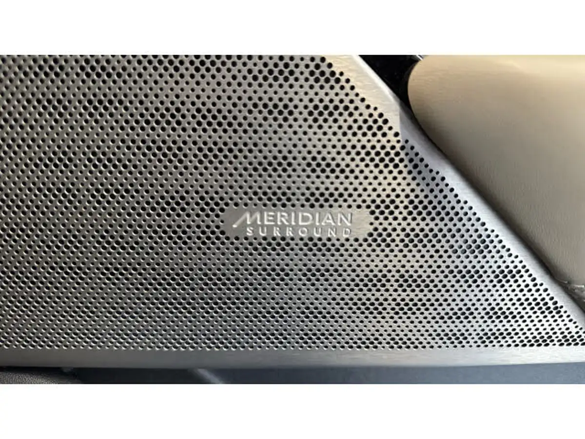 2020-land-rover-range-rover-velar-20-d240-r-dynamic-hse-big-22