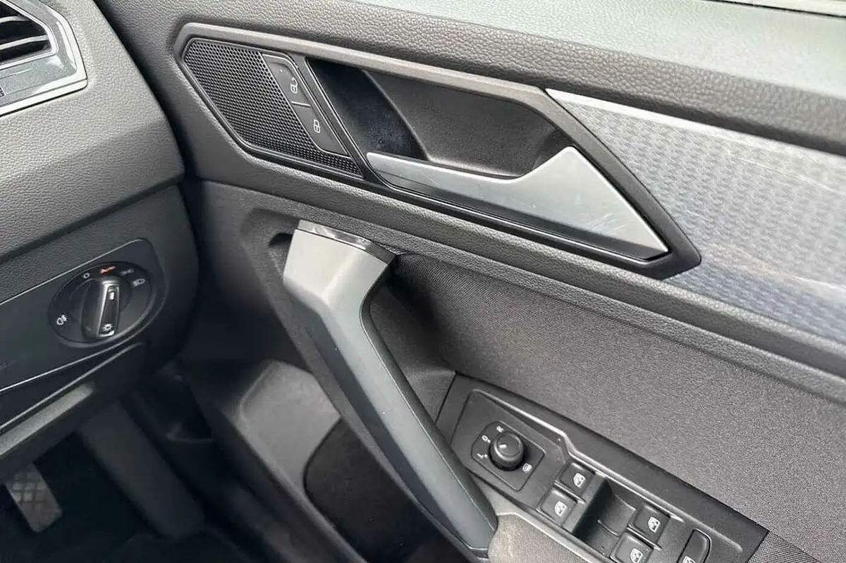 2021-volkswagen-tiguan-15-tsi-life-150ps-dsg-big-31