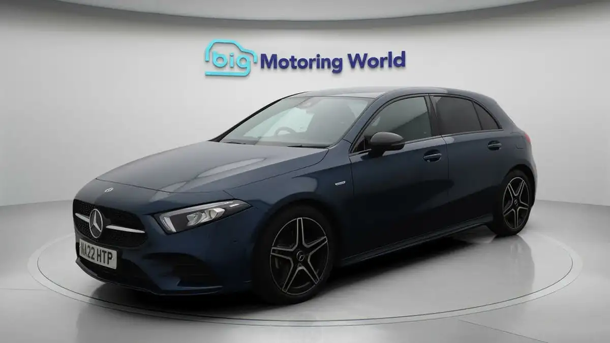 2022-mercedes-benz-a-class-13-a200-amg-line-executive-edition-hatchback-5d-7g-dct-big-3