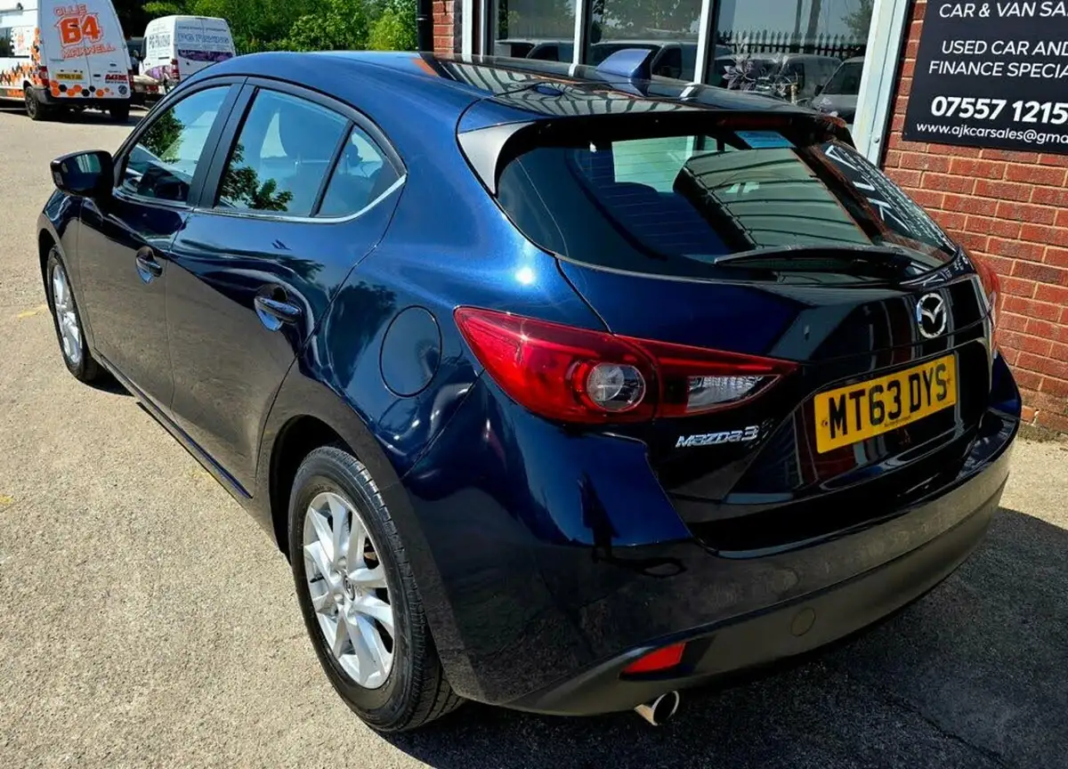 2014-mazda-mazda3-22td-se-hatchback-5d-big-3