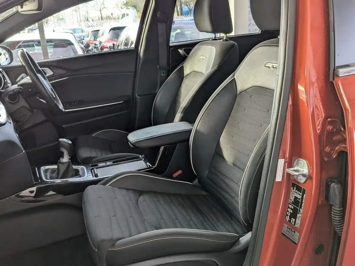 2023-kia-ceed-15-t-gdi-gt-line-158bhp-big-14