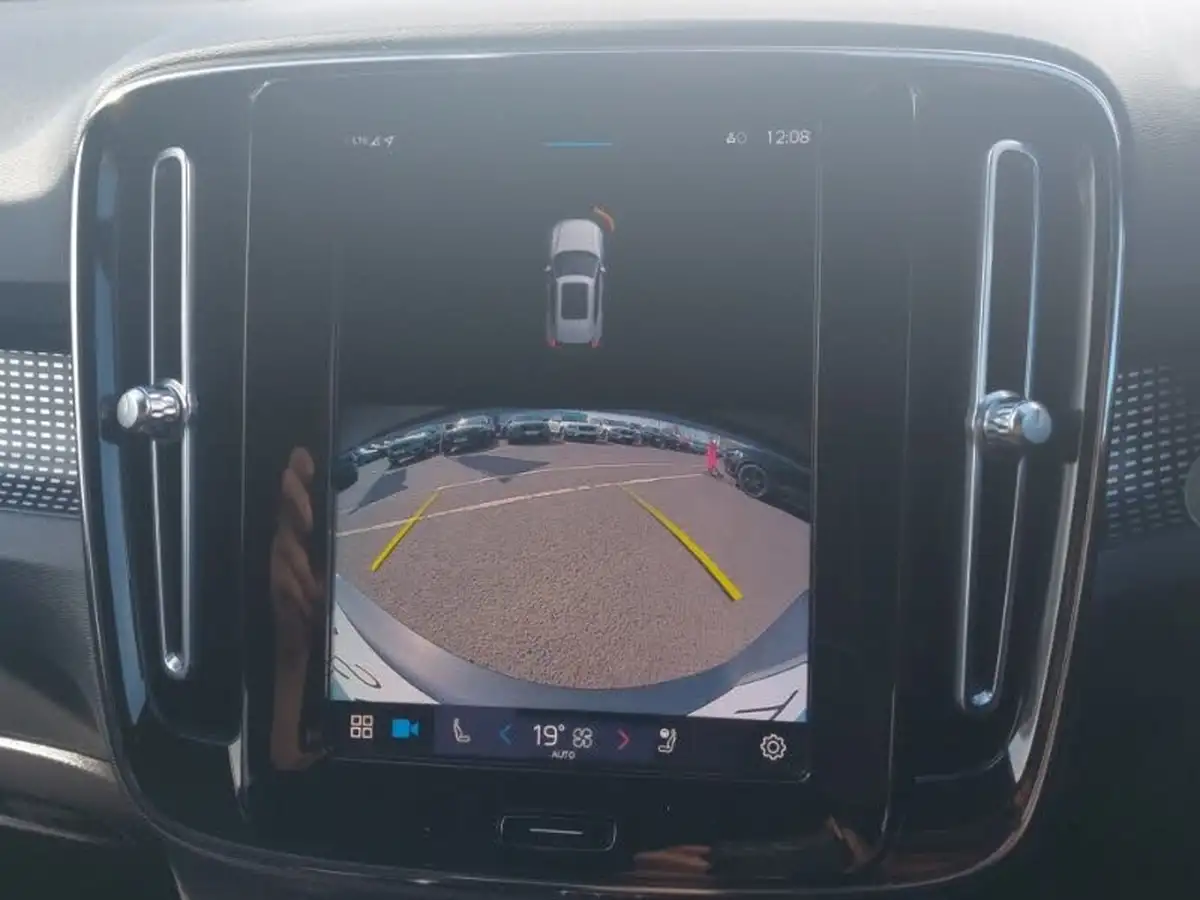 2022-volvo-xc40-e-recharge-plus-228bhp-big-9