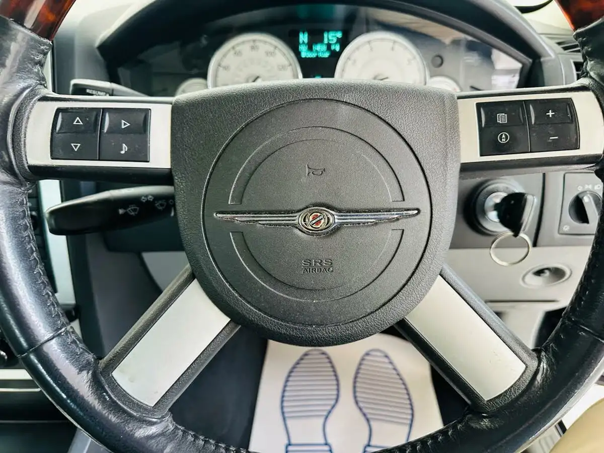 2007-chrysler-300c-30td-saloon-4d-big-24