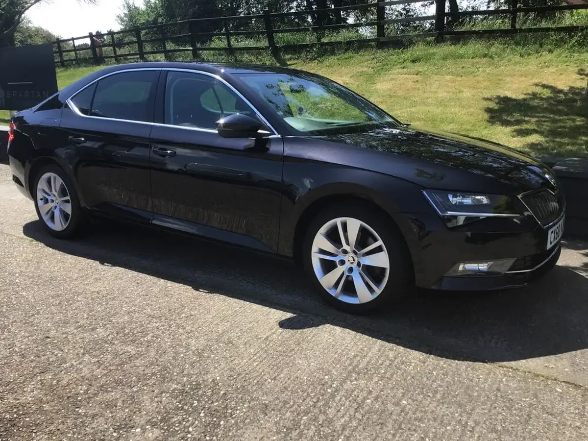 2018-skoda-superb-20tdi-se-l-executive-150ps-scr-hatchback-big-1