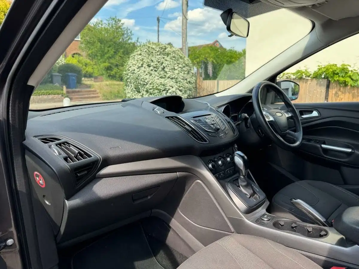 2015-ford-kuga-20tdci-zetec-150ps-awd-powershift-big-16