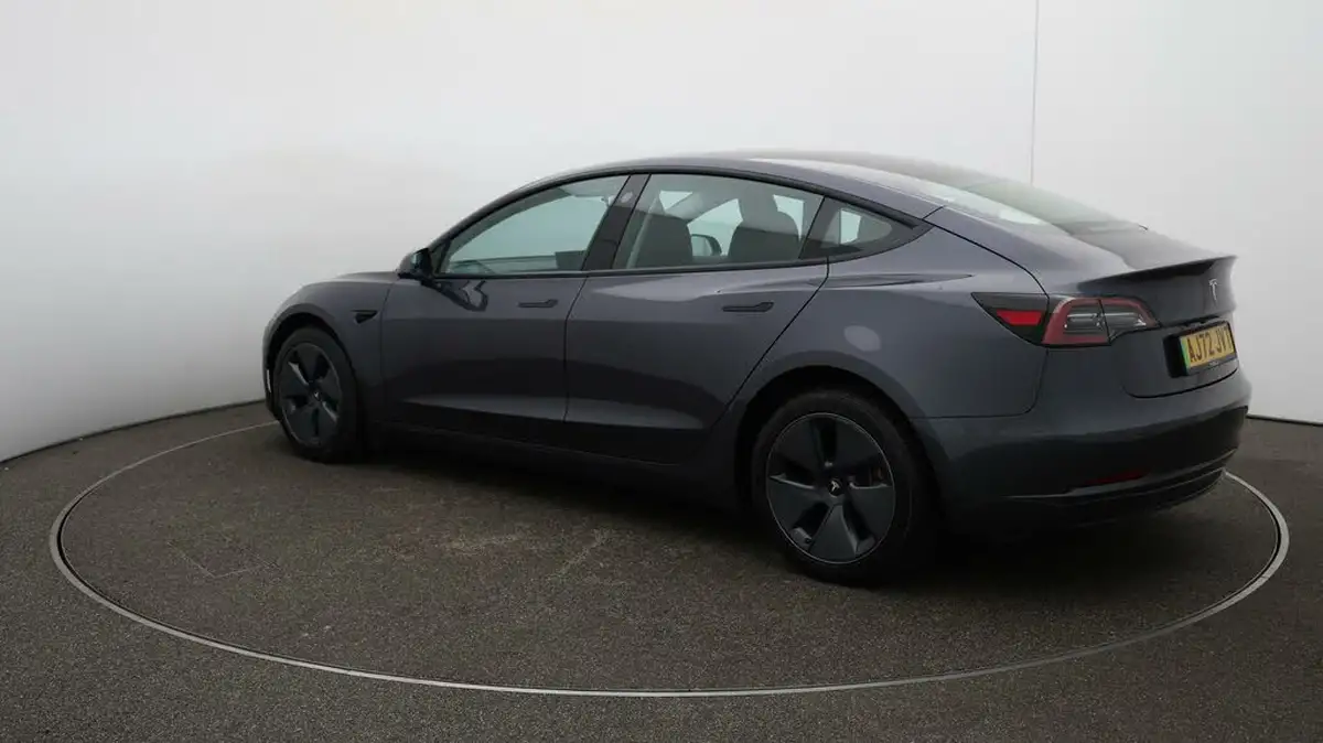 2022-tesla-model-3-e-long-range-big-61