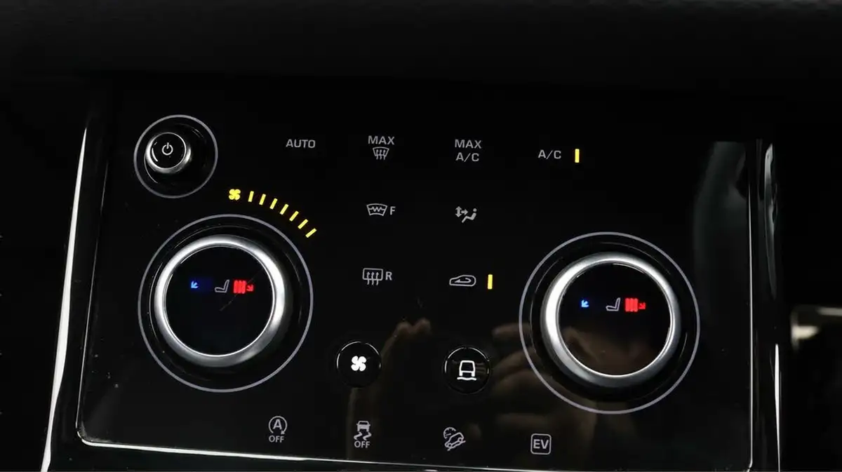 2021-land-rover-range-rover-evoque-15-p300e-r-dynamic-s-big-21