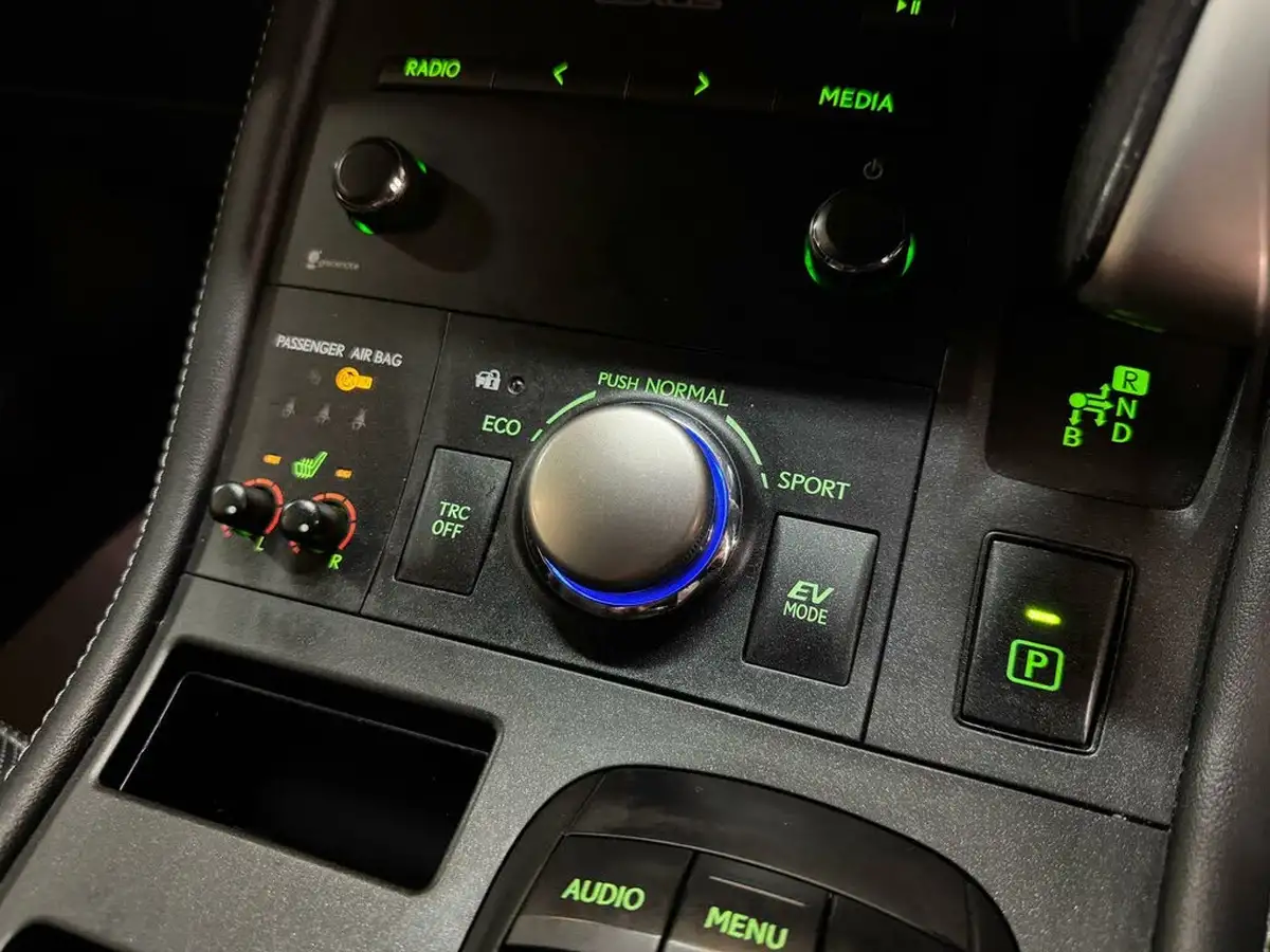 2015-lexus-ct-200h-18-f-sport-cvt-big-45