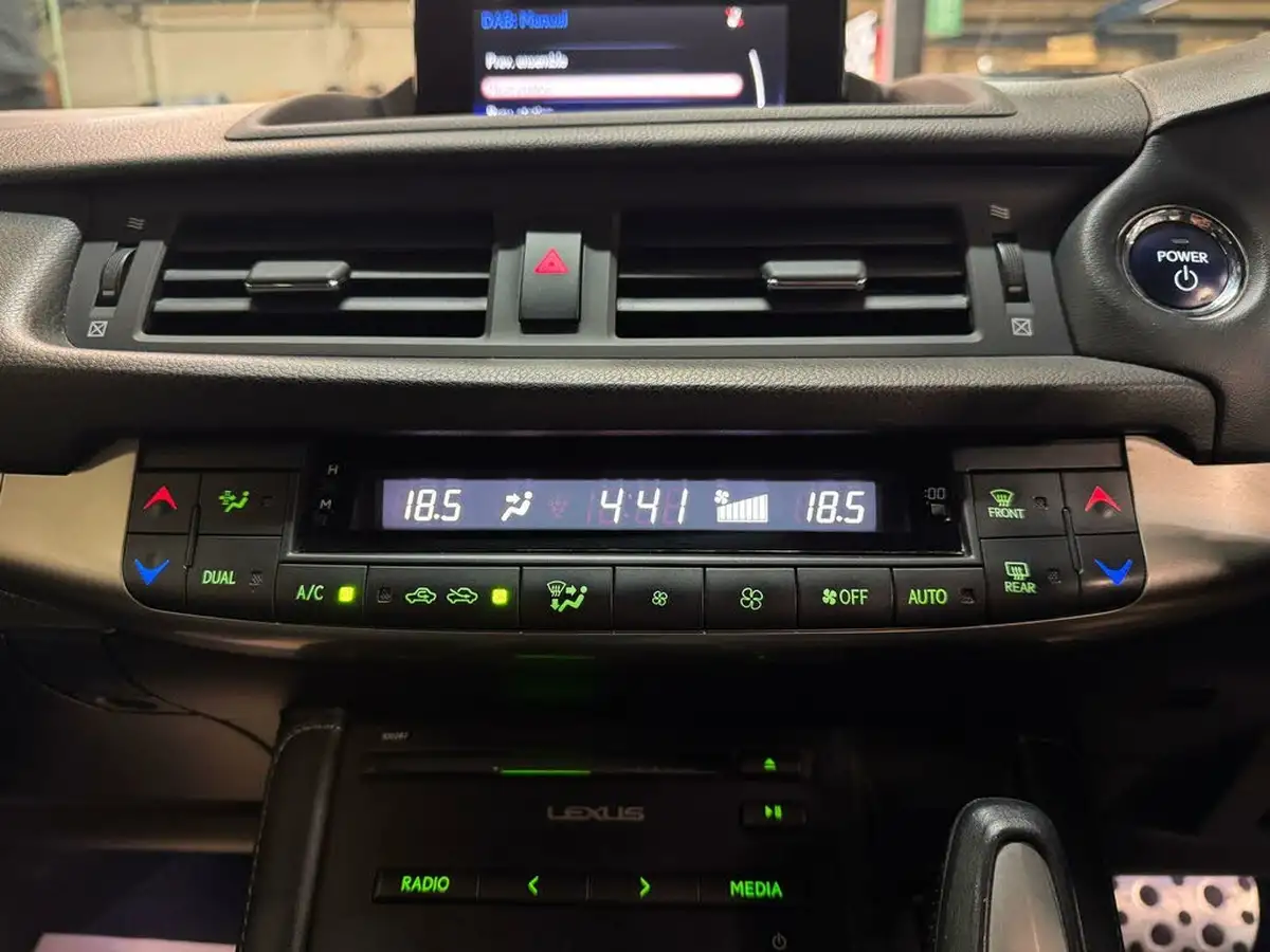 2015-lexus-ct-200h-18-f-sport-cvt-big-41