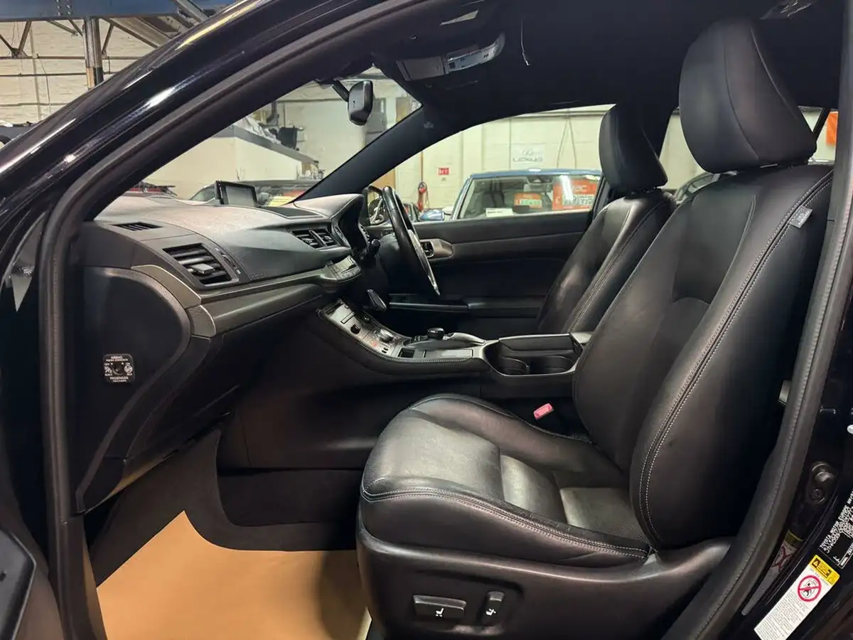 2015-lexus-ct-200h-18-f-sport-cvt-big-17