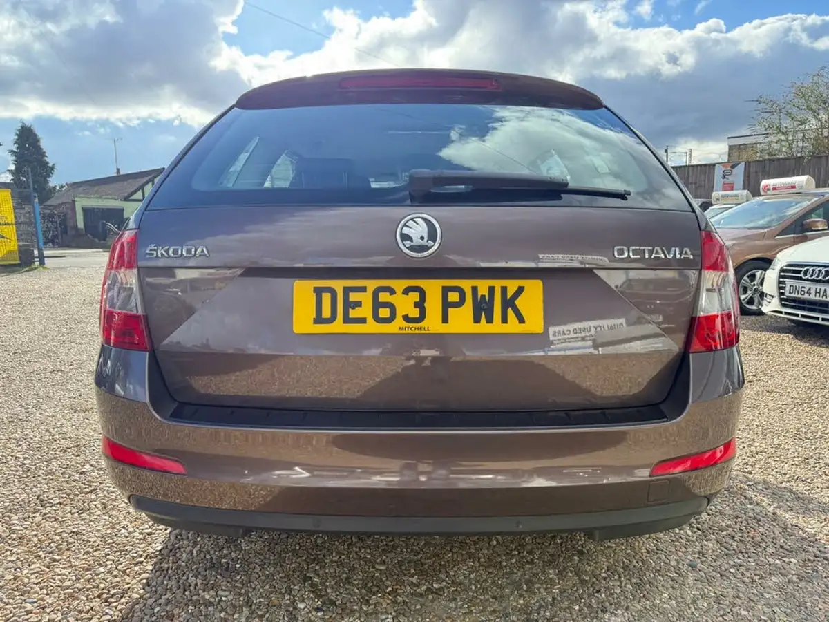2013-skoda-octavia-14-elegance-140ps-estate-1395cc-big-13