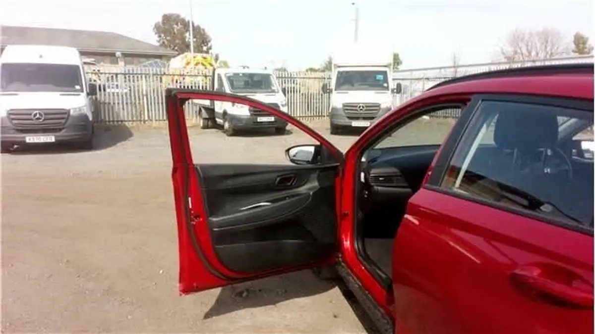 2023-hyundai-bayon-10-t-gdi-se-connect-dct-big-12