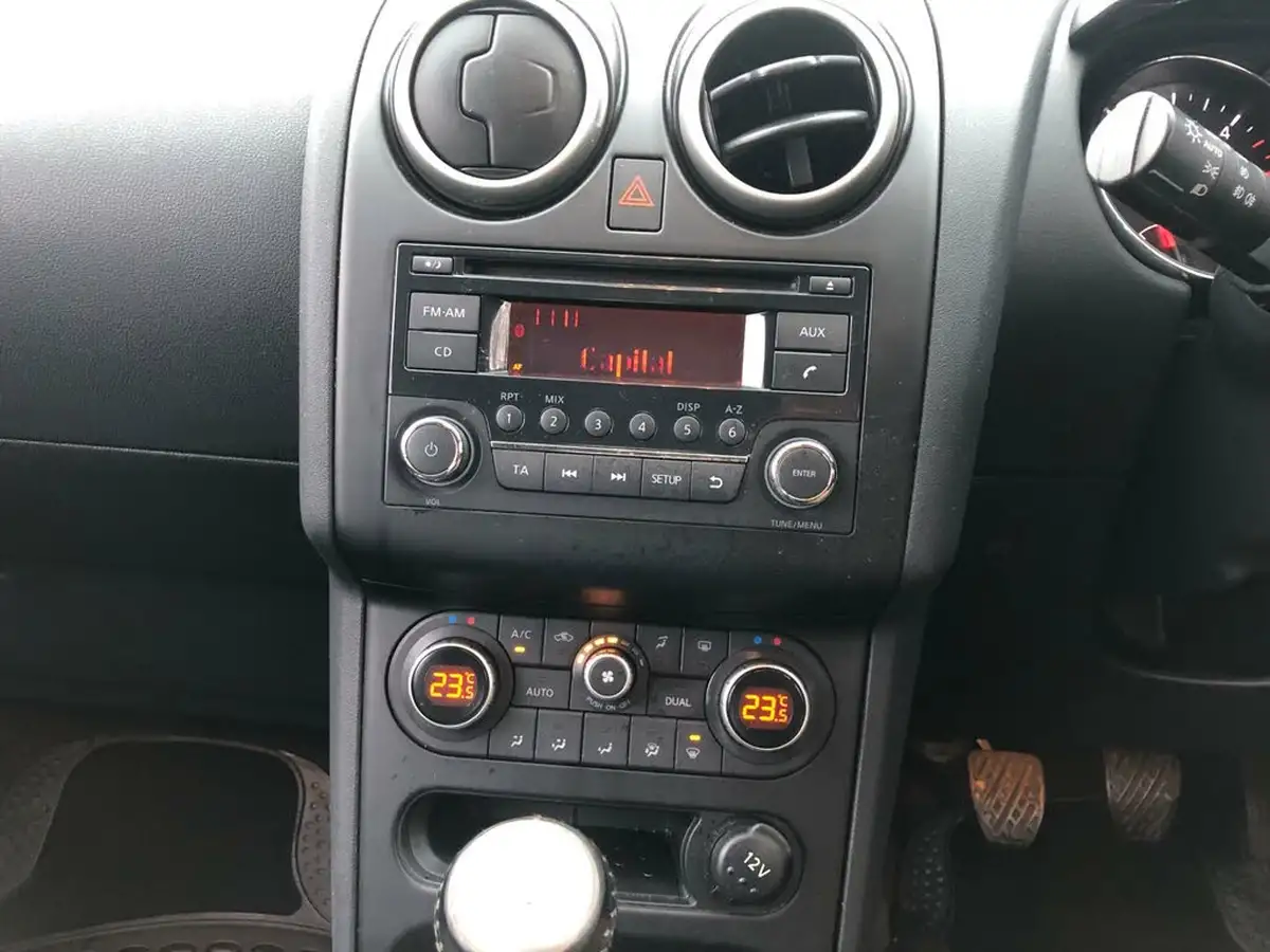 2012-nissan-qashqai-15td-acenta-big-38