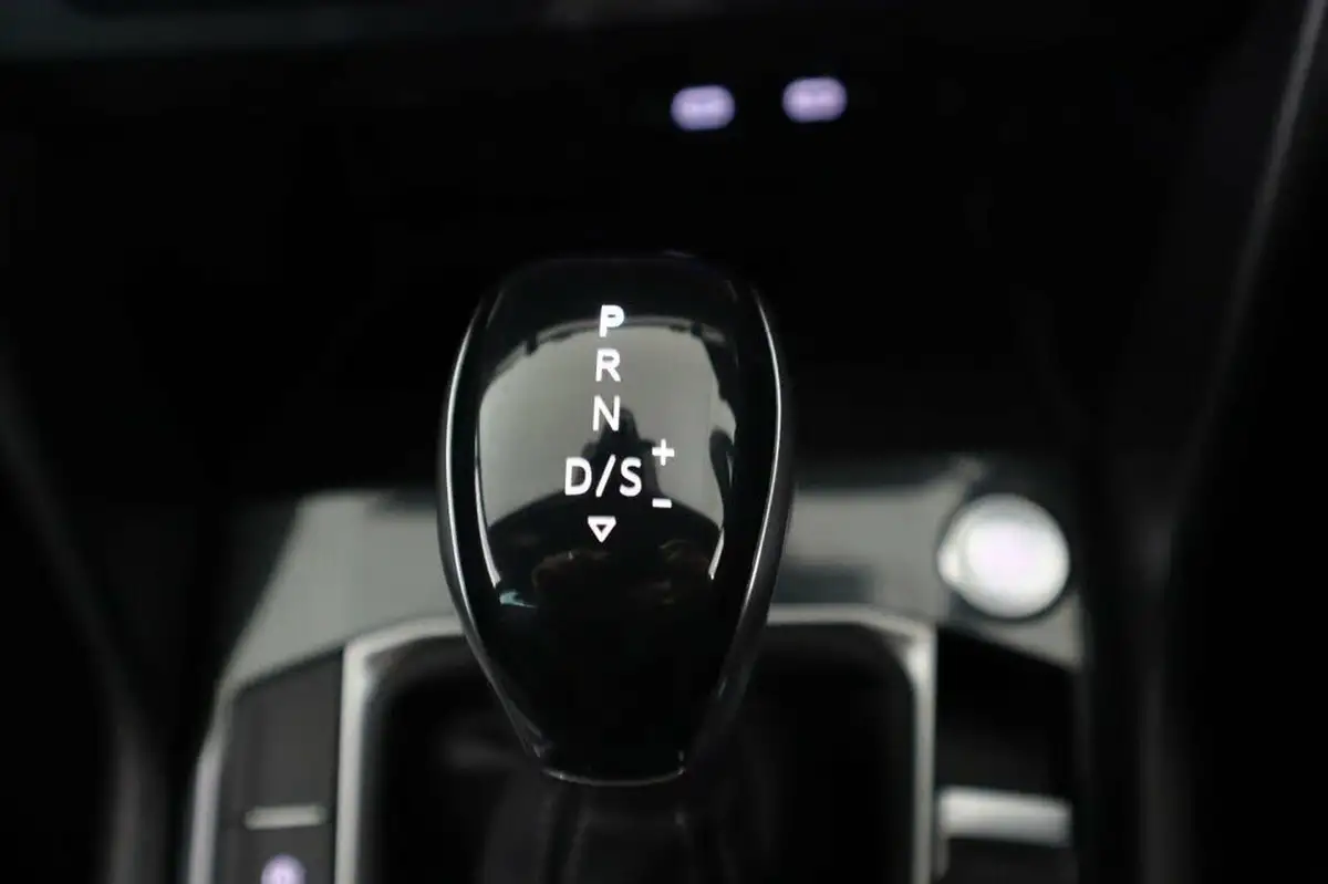 2021-volkswagen-tiguan-15-tsi-r-line-big-12