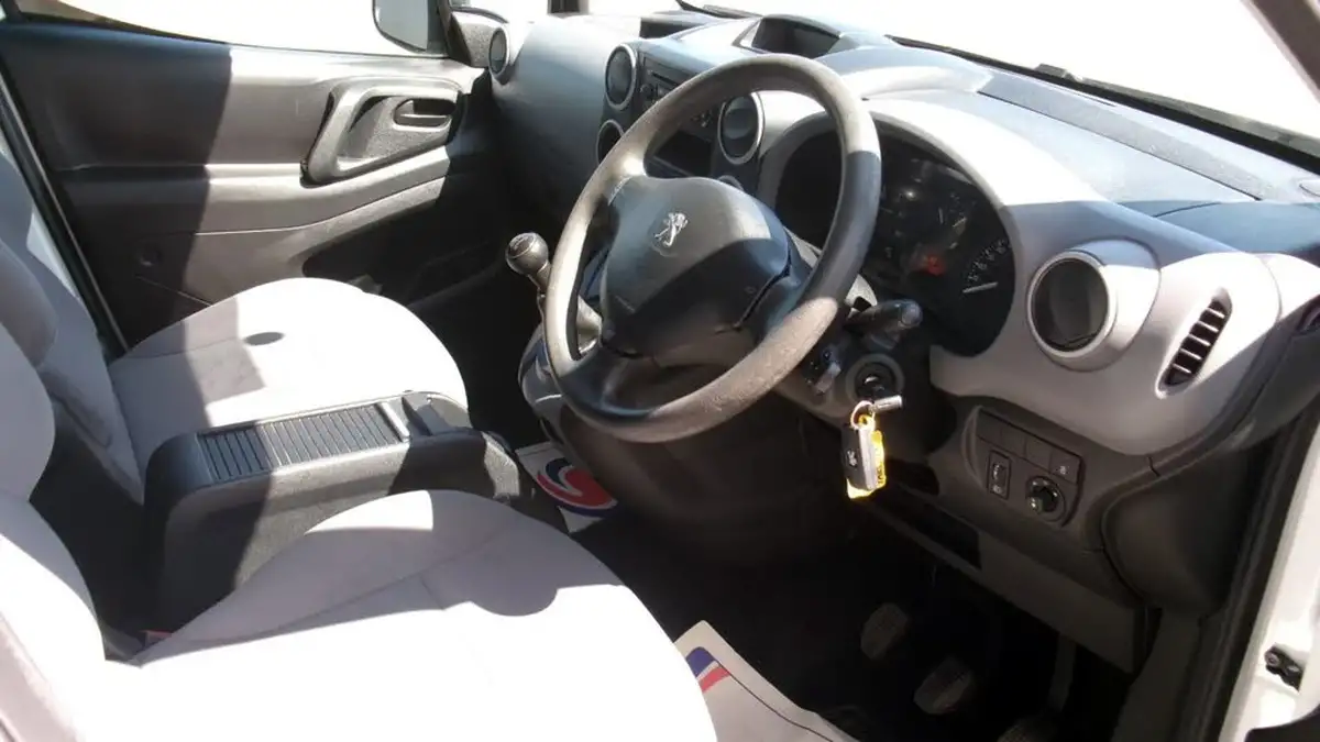 2016-peugeot-partner-16td-s-l1-16hdi-92-850-panel-big-2