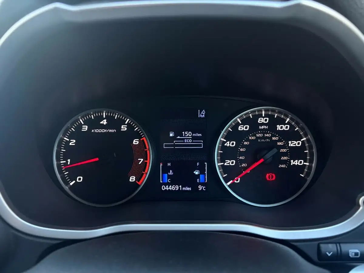 2019-mitsubishi-eclipse-cross-15-3-big-18