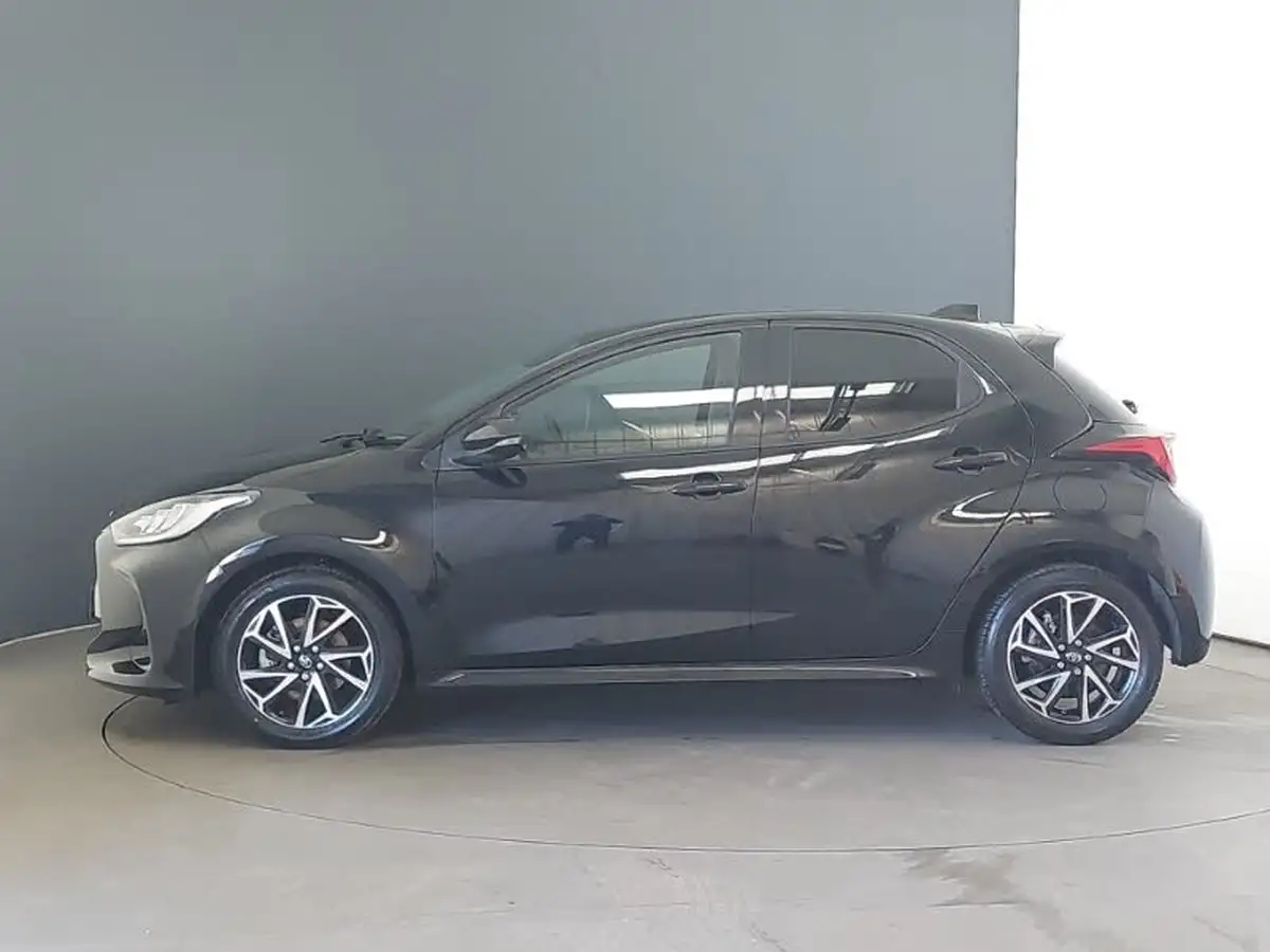 2022-toyota-yaris-15-vvt-i-design-big-3