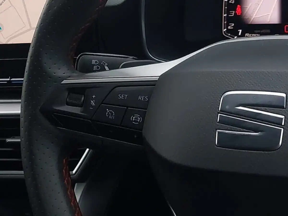 2021-seat-leon-10-etsi-evo-fr-sport-hatchback-big-16