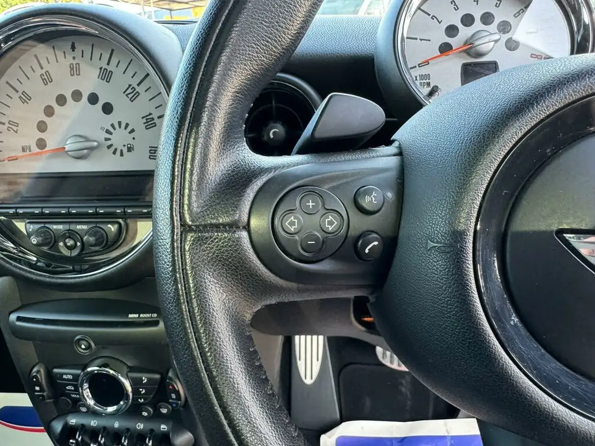 2011-mini-cooper-16-cooper-s-hatchback-3d-auto-big-41