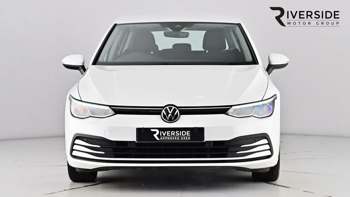 2020-volkswagen-golf-15-tsi-life-150ps-hatchback-big-3