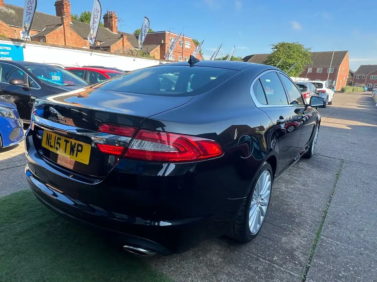 2015-jaguar-xf-22td-luxury-200ps-saloon-4d-big-44