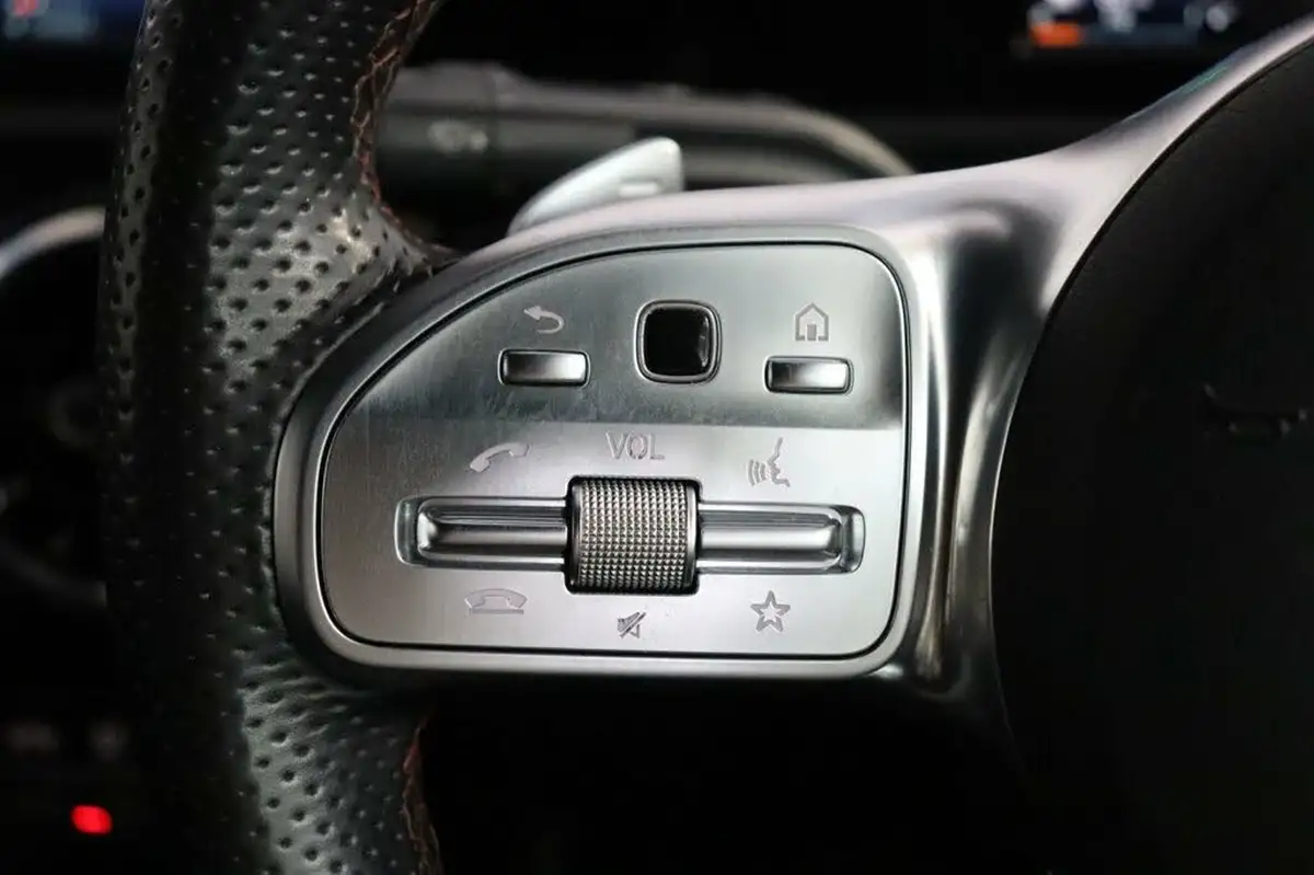 2020-mercedes-benz-a-class-13-a250e-amg-line-saloon-4d-big-25
