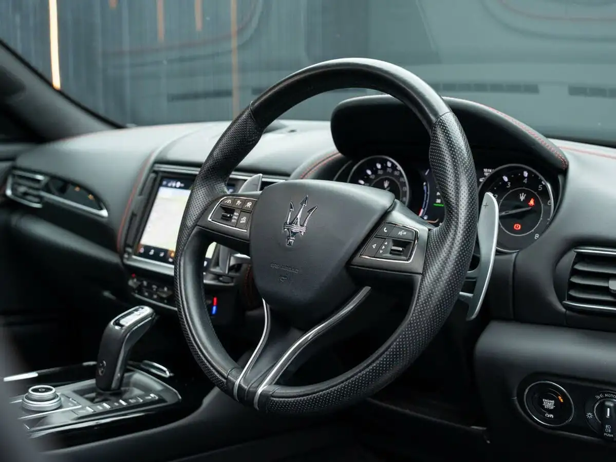 2020-maserati-levante-30-gransport-big-33