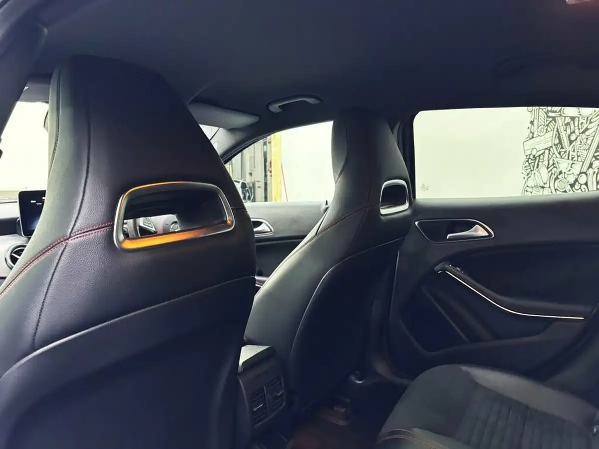 2020-mercedes-benz-gla-class-16-gla-180-amg-line-edition-7g-dct-big-29