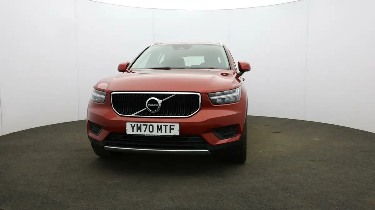 2020-volvo-xc40-20td-d3-momentum-geartronic-big-40
