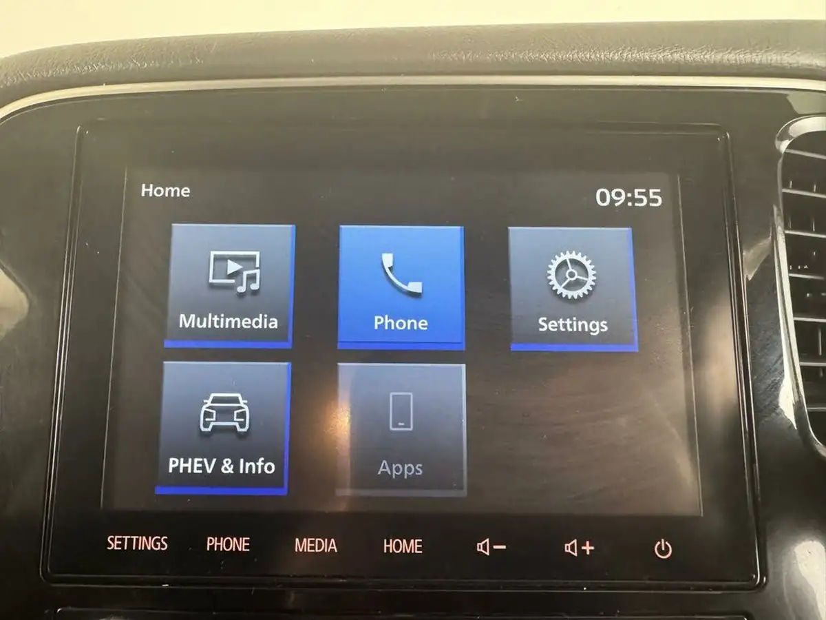 2021-mitsubishi-outlander-24-dynamic-safety-phev-big-28