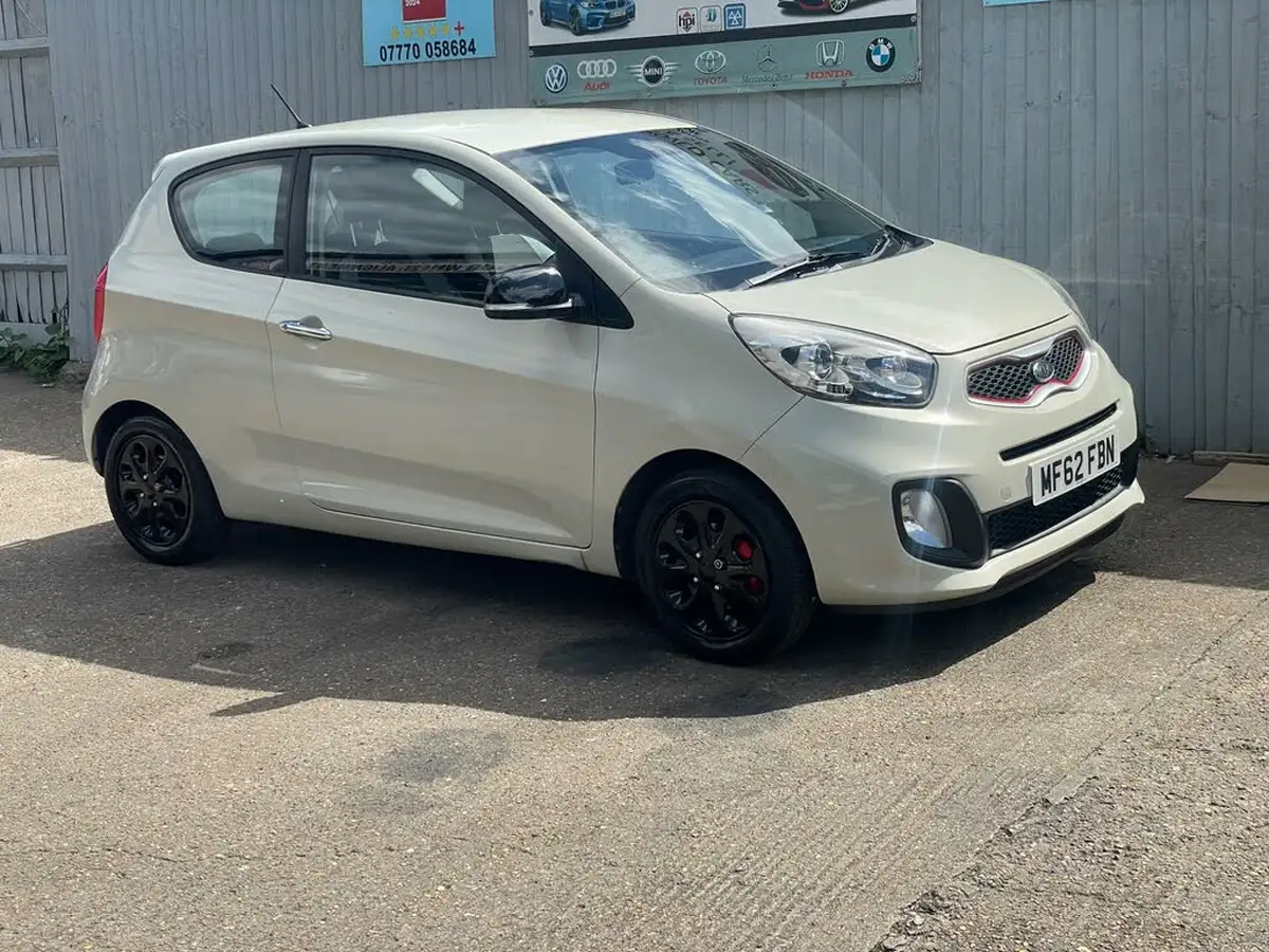 2012-kia-picanto-125-halo-big-16