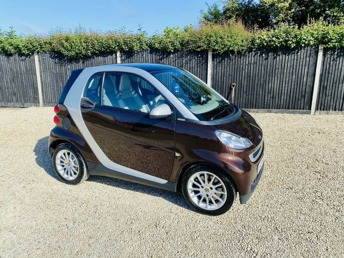 2009-smart-fortwo-10-passion-71bhp-coupe-big-0