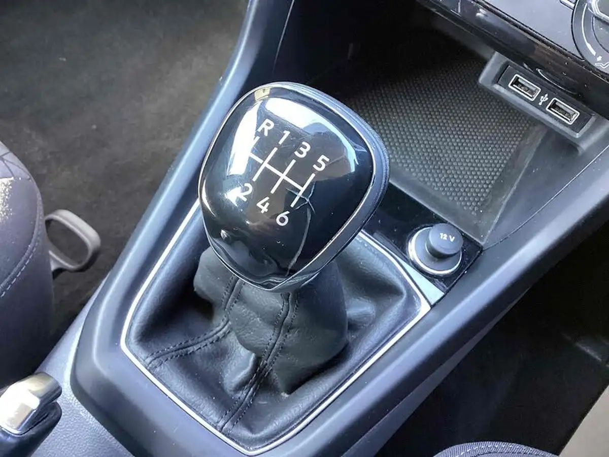 2020-volkswagen-t-cross-10-tsi-se-115ps-big-35
