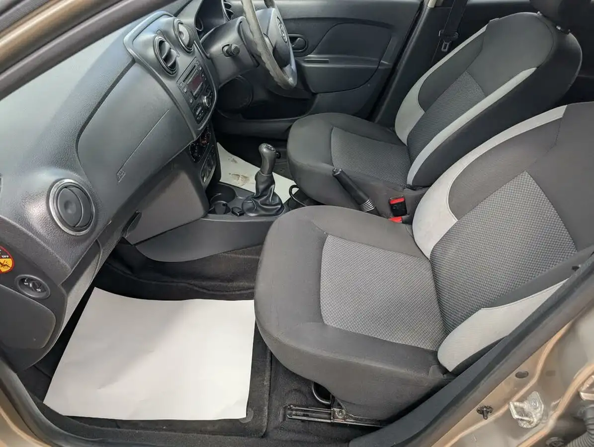 2015-dacia-sandero-12-ambiance-big-17