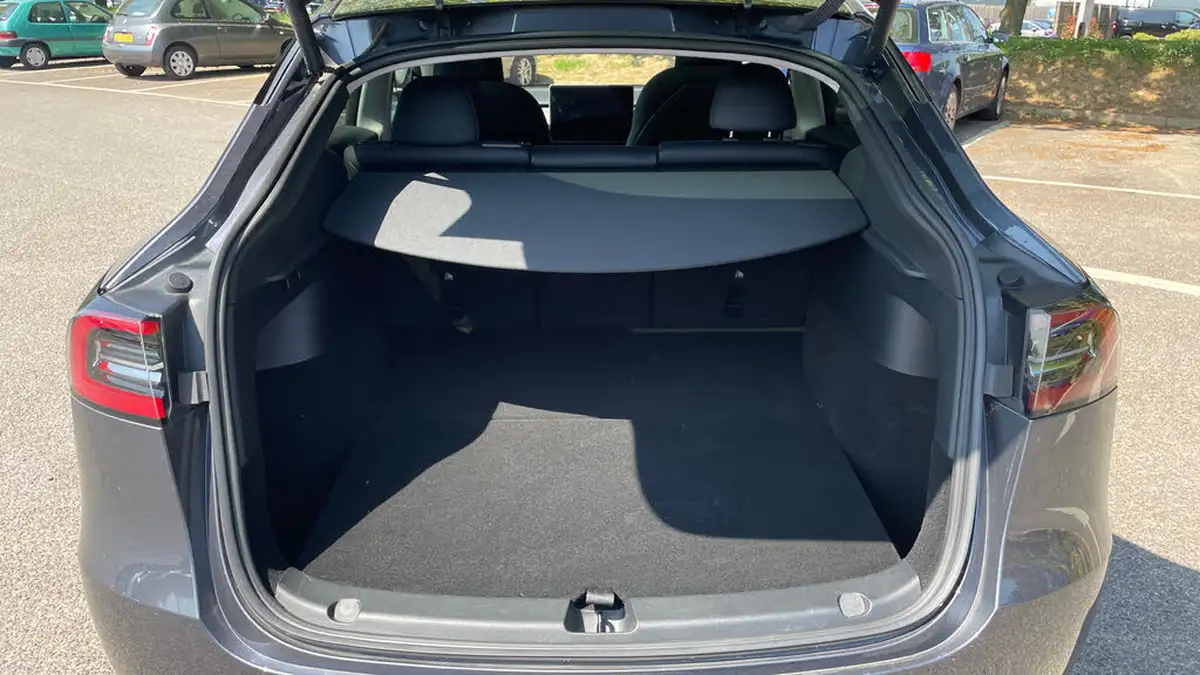 2022-tesla-model-y-e-rwd-big-14