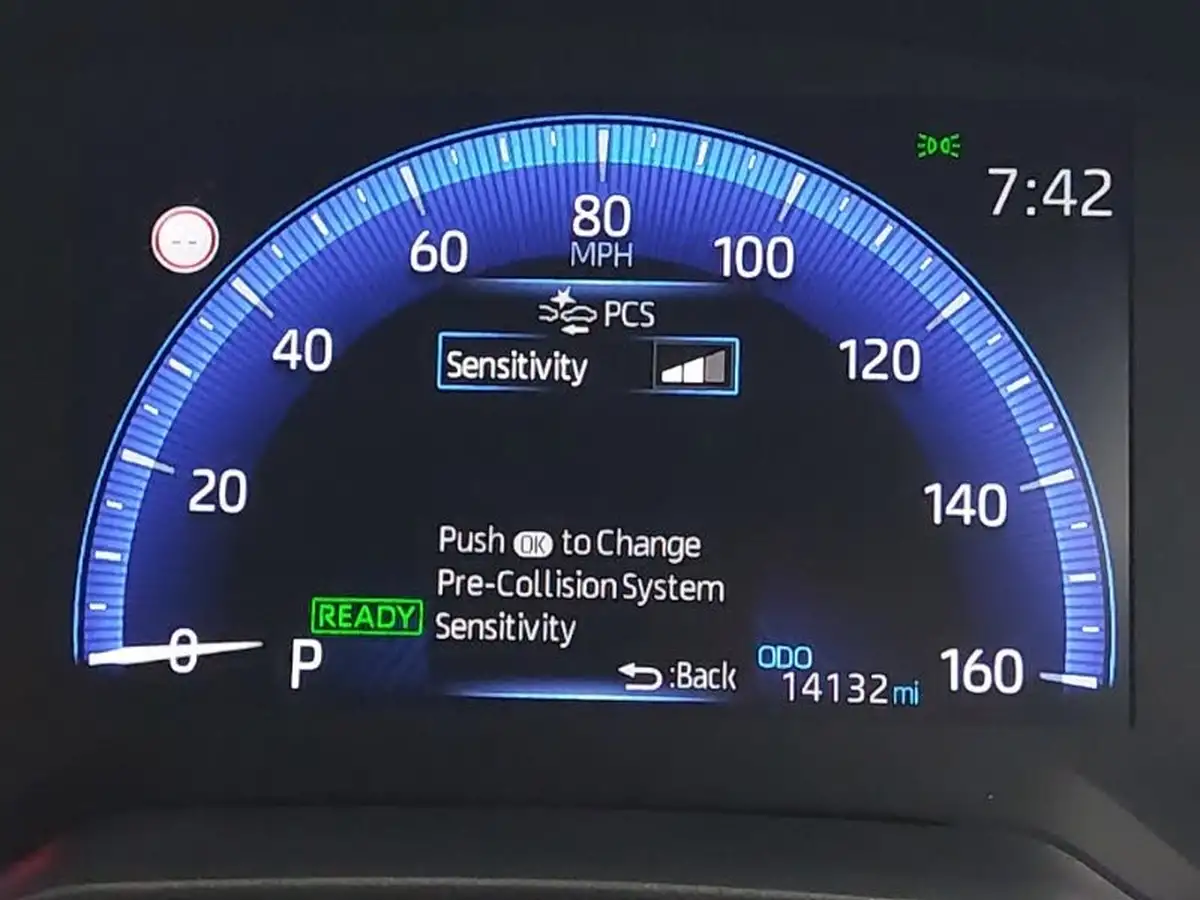 2022-toyota-corolla-20-vvt-i-icon-tech-hatchback-big-12