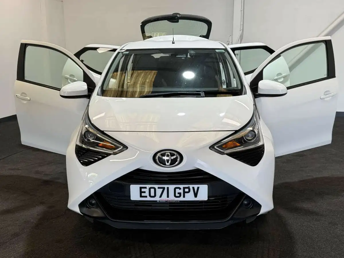 2021-toyota-aygo-10-vvt-i-x-play-tss-x-shift-big-8