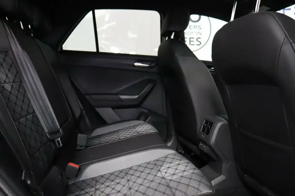 2024-volkswagen-t-roc-15-tsi-r-line-hatchback-5d-dsg-big-25